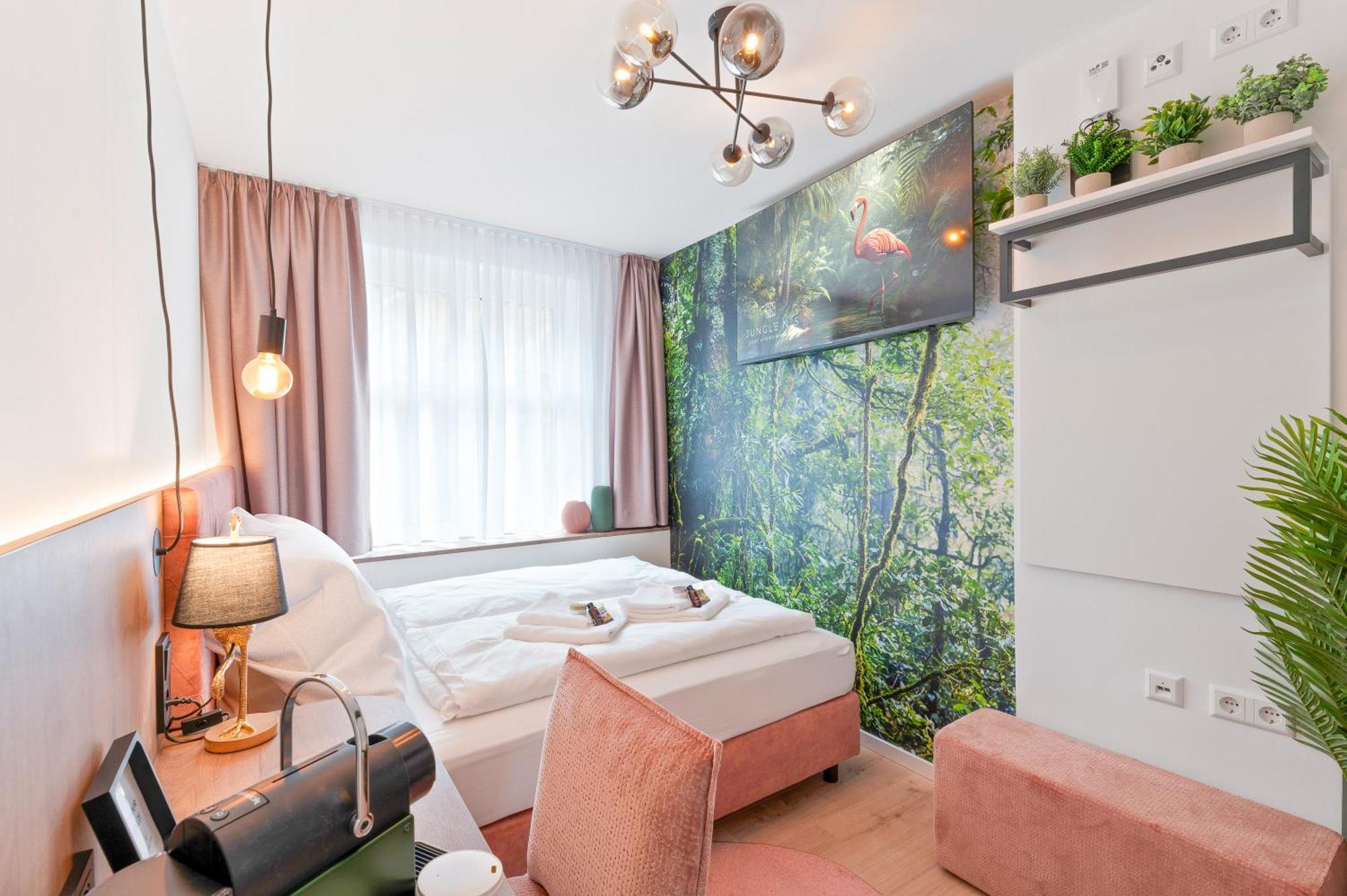 Jungle No5 Boutique Hotel - Stuttgart City-Center Eksteriør bilde