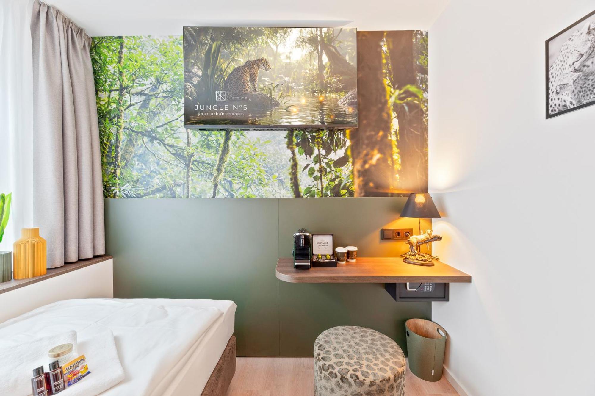 Jungle No5 Boutique Hotel - Stuttgart City-Center Eksteriør bilde